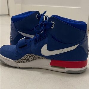 Nike Jordan Legacy 312 Pistons Blue GS Sneakers Like New
